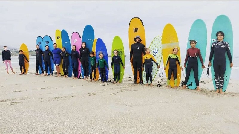 Arteixo Surf Club es una escuela para todos los niveles y edades