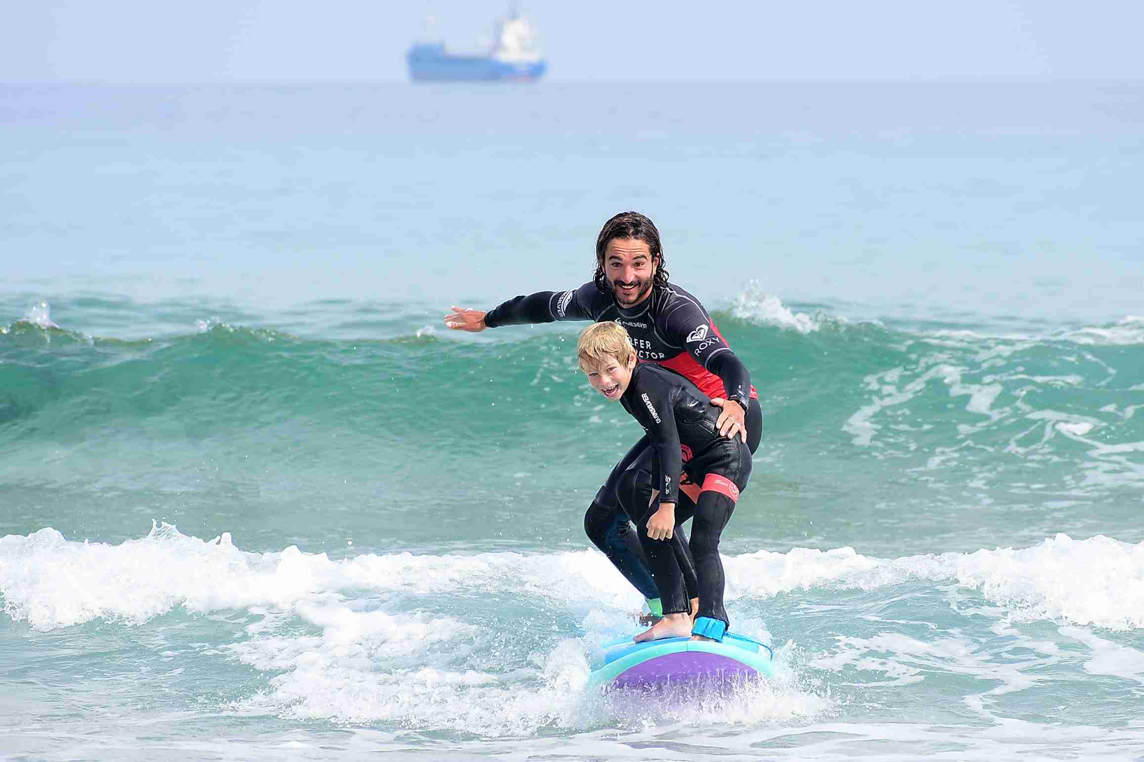 Surf Somo: Clases para Niños con la Escuela Cántabra 🏄‍♀️🏄🤙