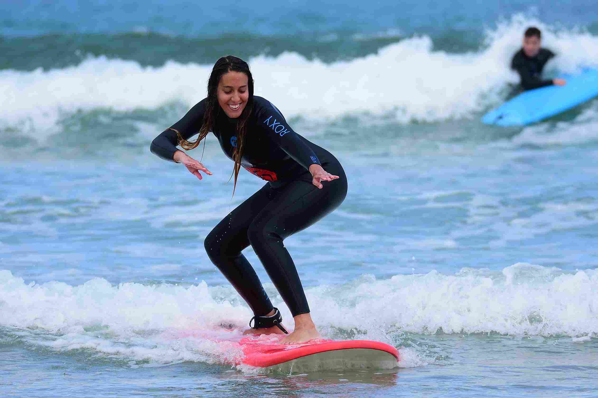 Surf Somo: Clases para Adultos en la Escuela Cántabra 🏄🤙🏝️