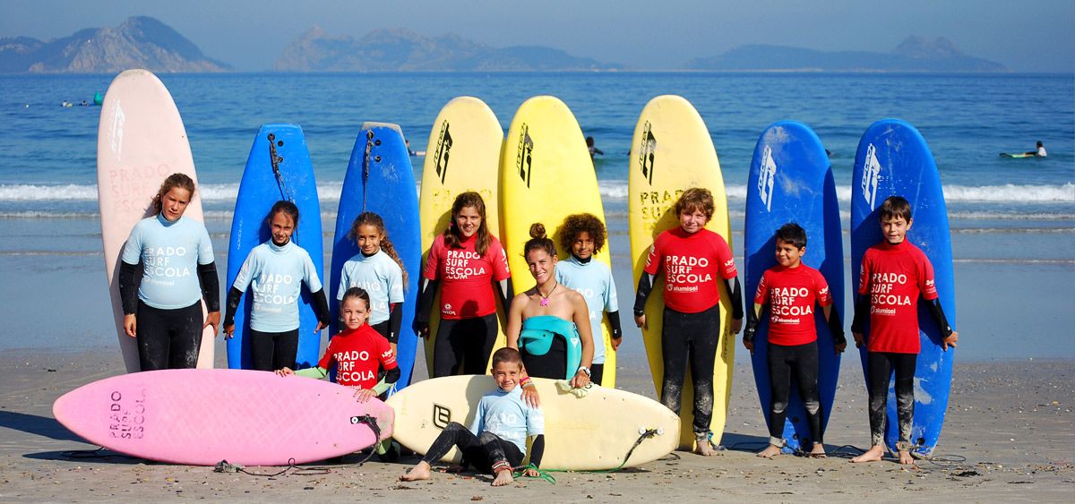 Surfing classes in A Lanzada, Galicia at “Prado” 🏄