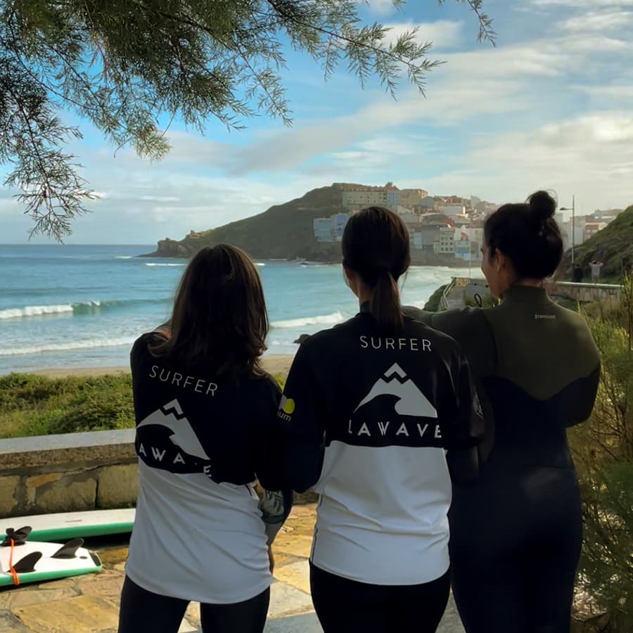 Surf Camp for Youths in La Coruña, Galicia at “La Wave”🏄‍♂️🤙