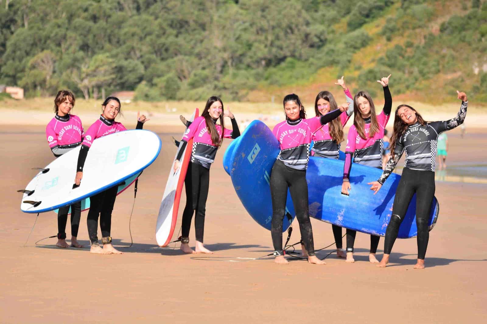 Surf Camp para adultos en Santoña, Cantabria con “Watsay Surf School” 🤙