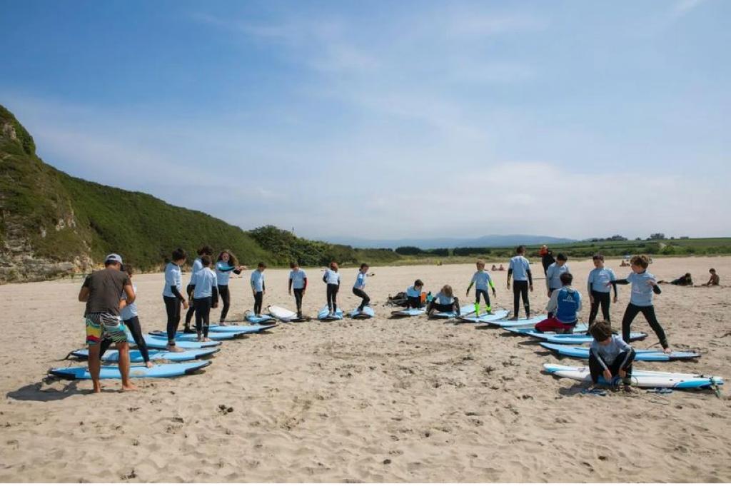 Surf class in Ribadeo with “Hola Ola Surf School”🤙🏄