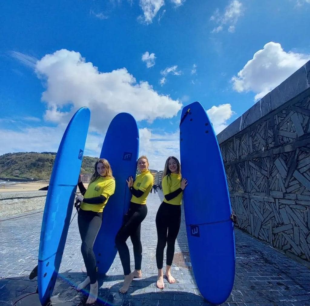 Clases de surf para adultos con “Bera Bera Surf Eskola”
