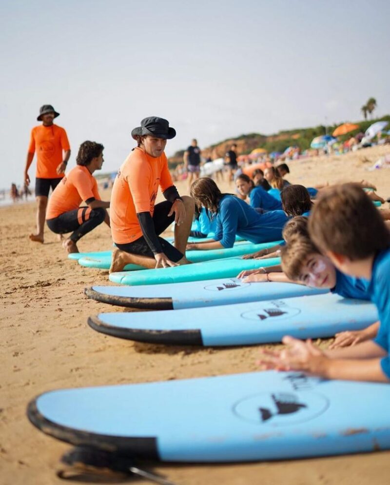 Clases de Surf en Cádiz, Roche. "Entre Olas". reserva online