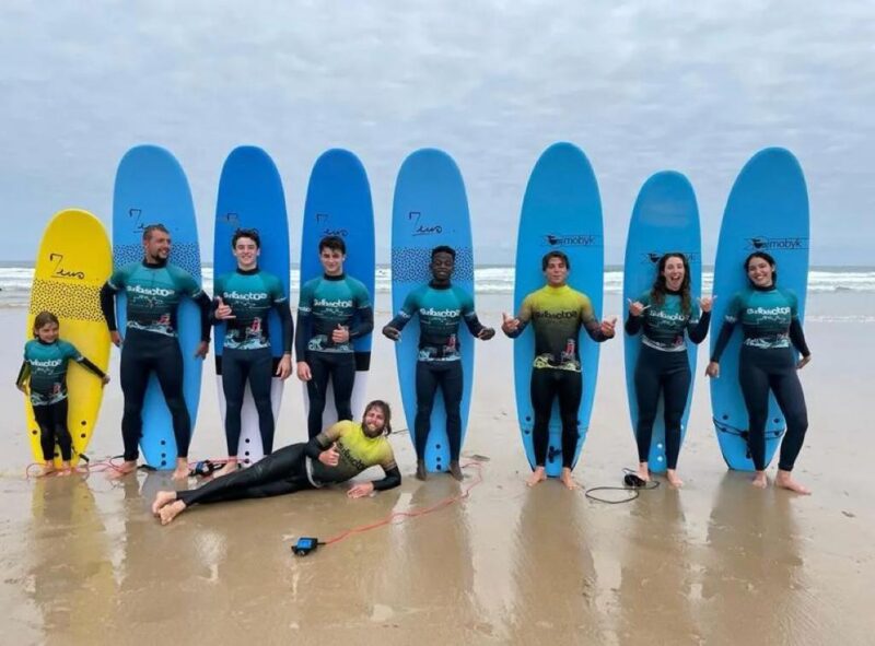 San Vicente de la Barquera surf Surfadictos. Clases de surf en grupo. Reserva online