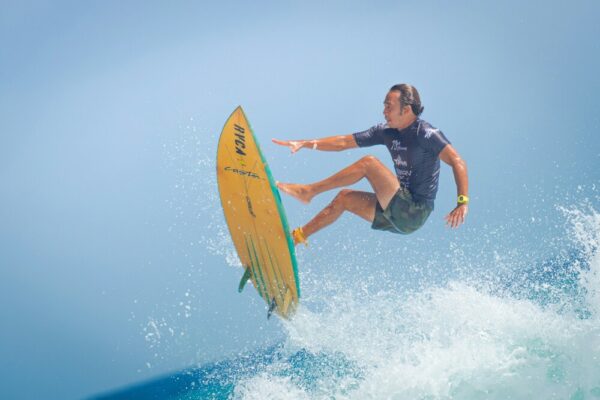 SurfySpot - Hombre surfeando