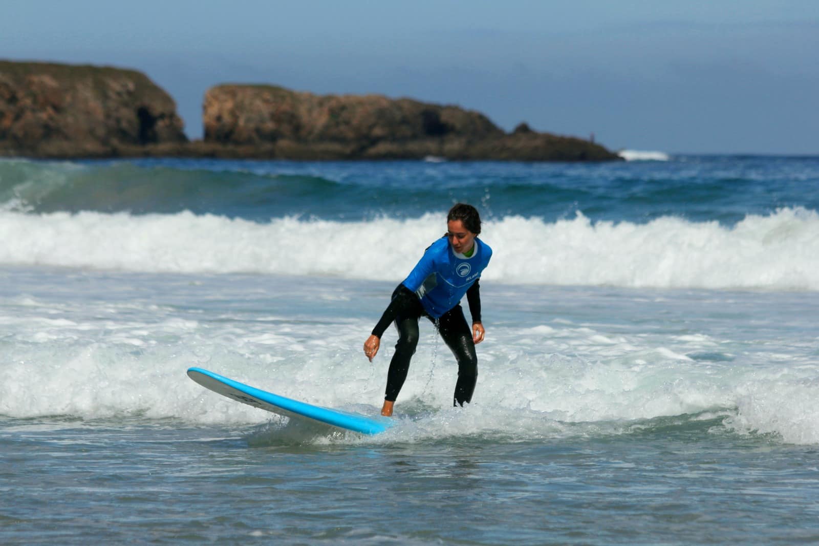 Surf in Razo, Galicia: Classes at “Boaola Surf” 🏄🤙