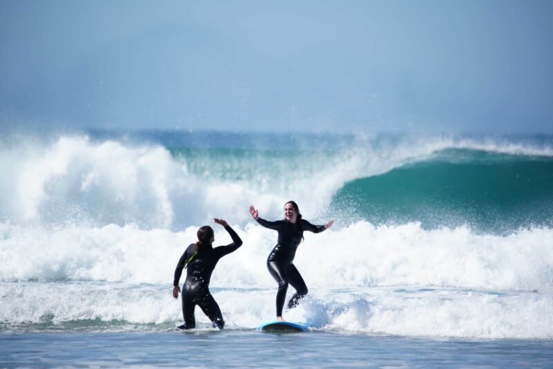 Clases de surf en Nemiña, Galicia con "Aldea Surf Camp"