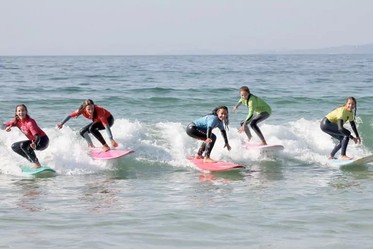 Surfcamps en Vigo, Galicia con “Prado Surf” 🏄
