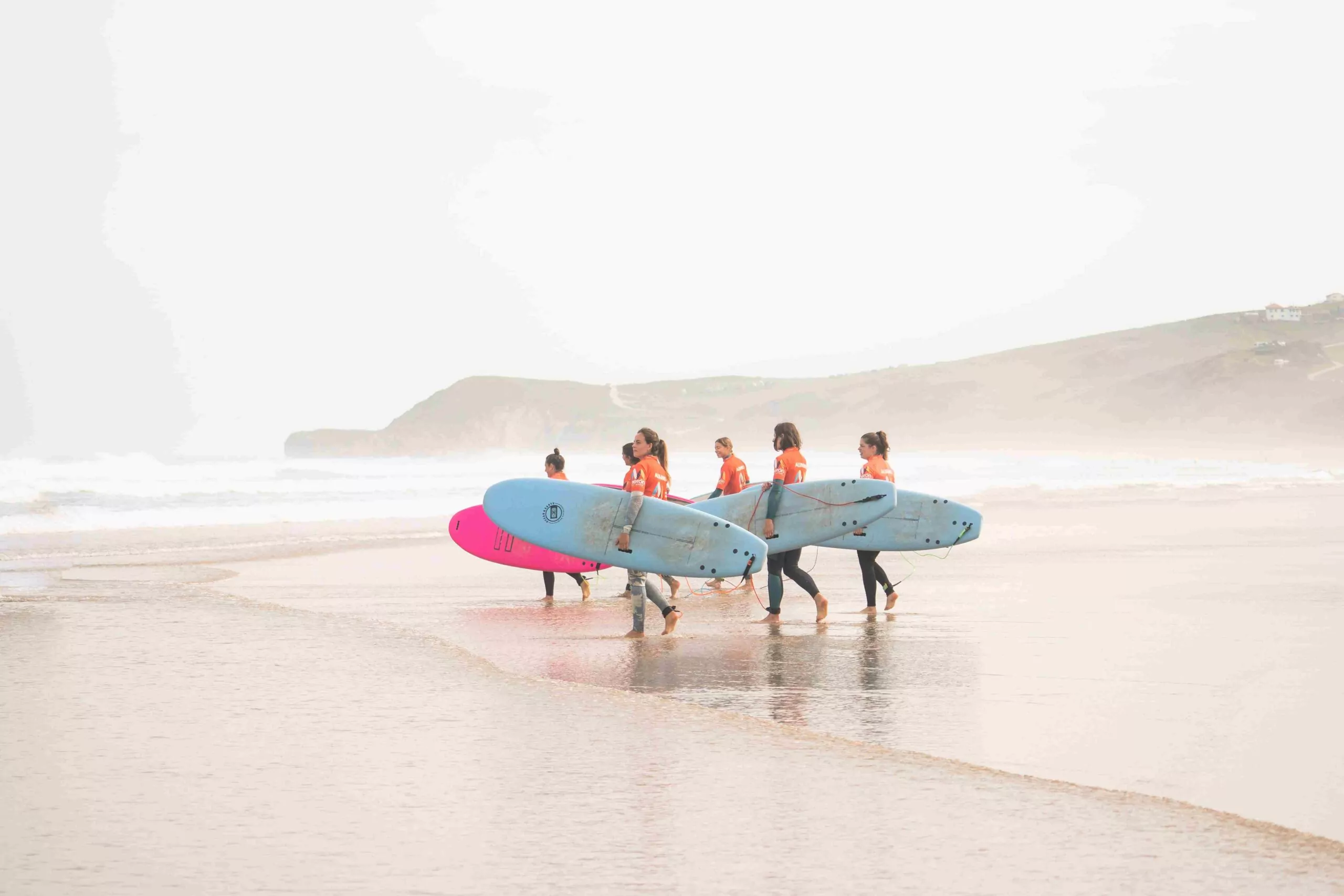 Alquiler de material de surf (por hora) en “Merón Surf”