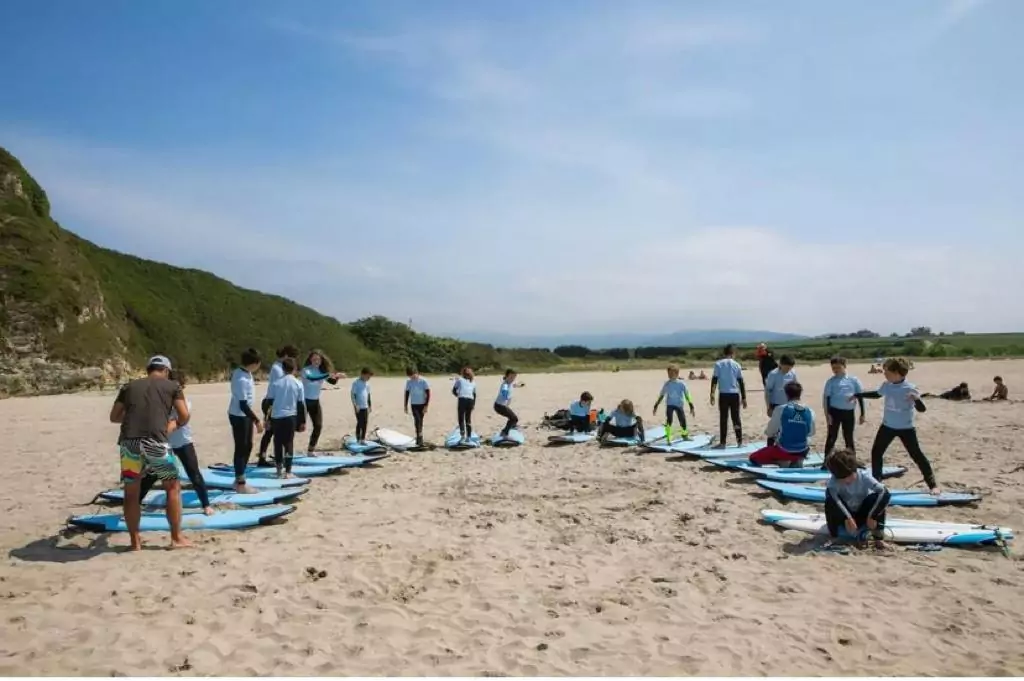 Alquiler de Tablas de surf en Penarronda, Asturias con “Hola Ola”
