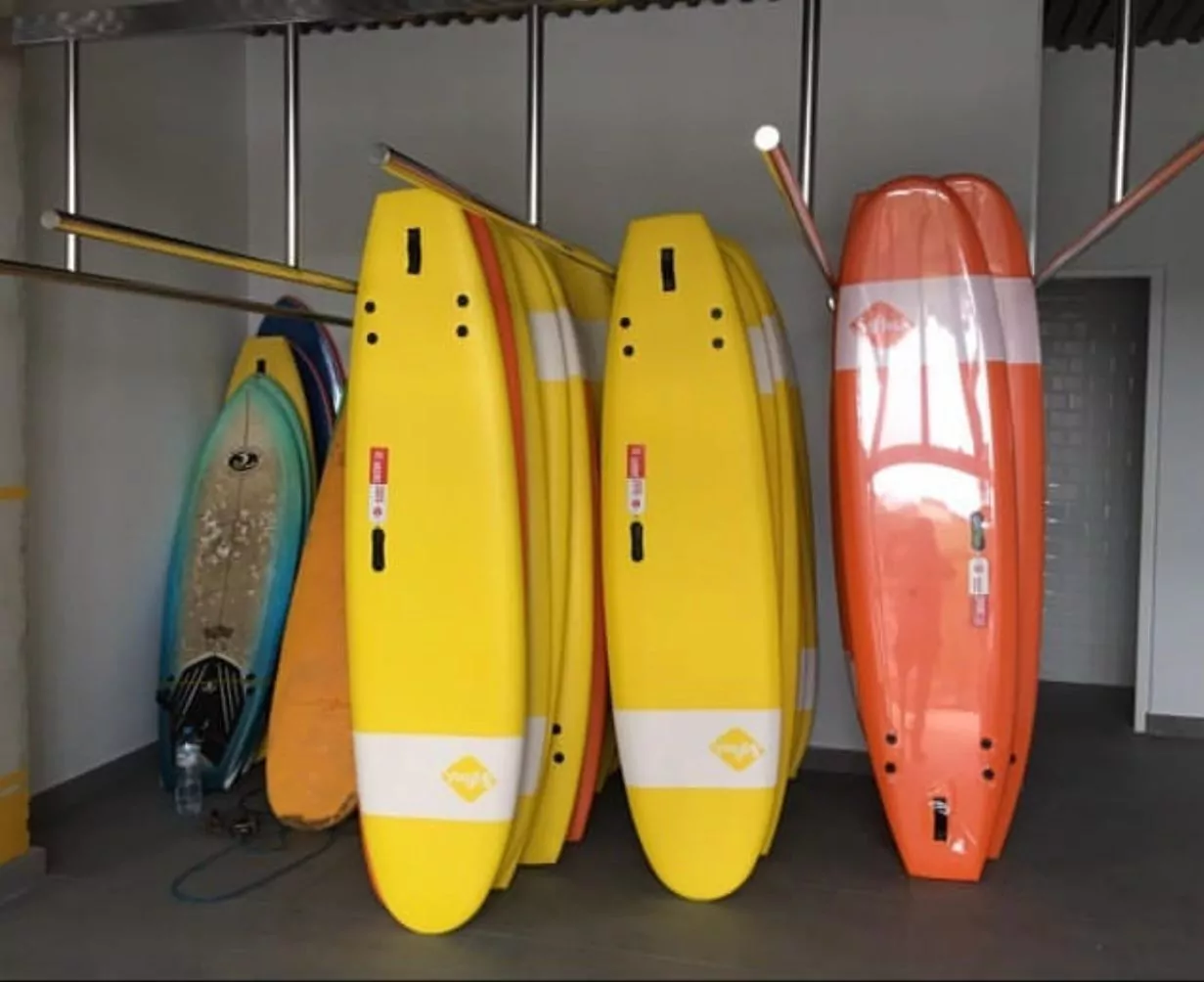 Alquiler de tablas de surf en Suances, Cantabria con ” Solar”